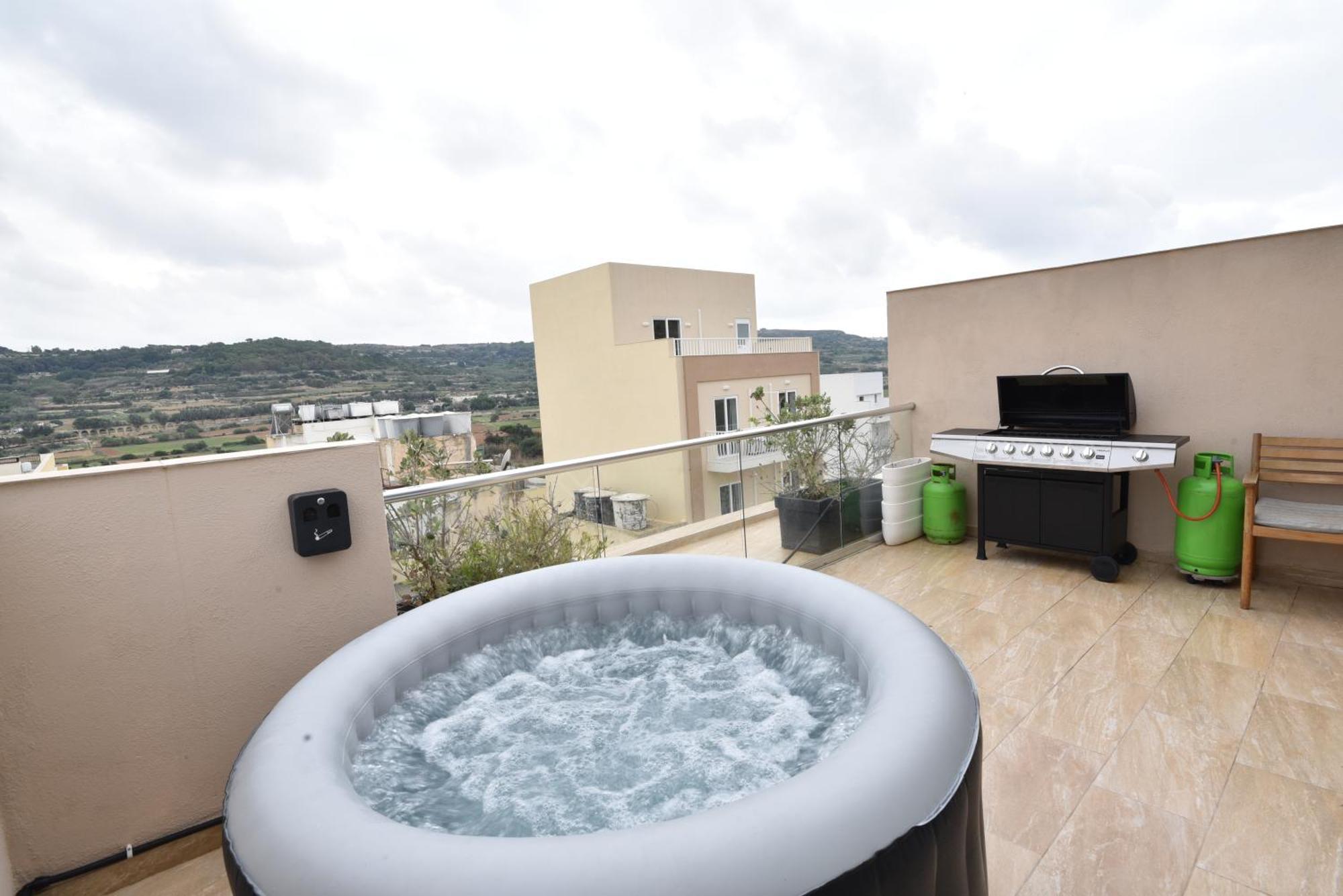 Hillview Duplex Penthouse Apartment St. Paul's Bay Exterior photo
